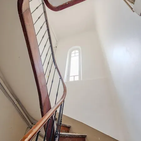 Le 55, Moderne Equipe Apartament